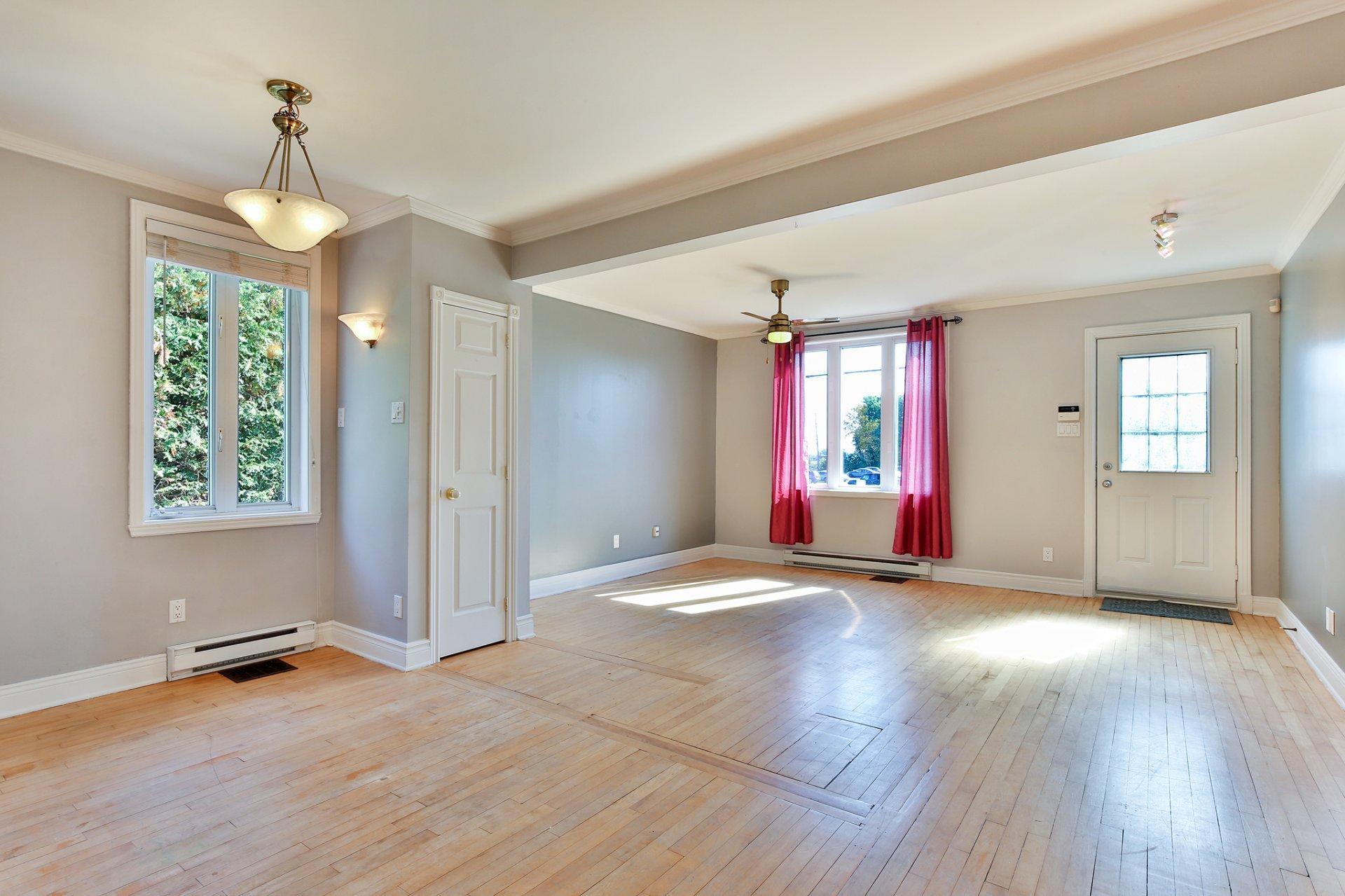 









185


Rue Bourassa

,
Saint-Jean-sur-Richelieu,




QC
J2W1G8

