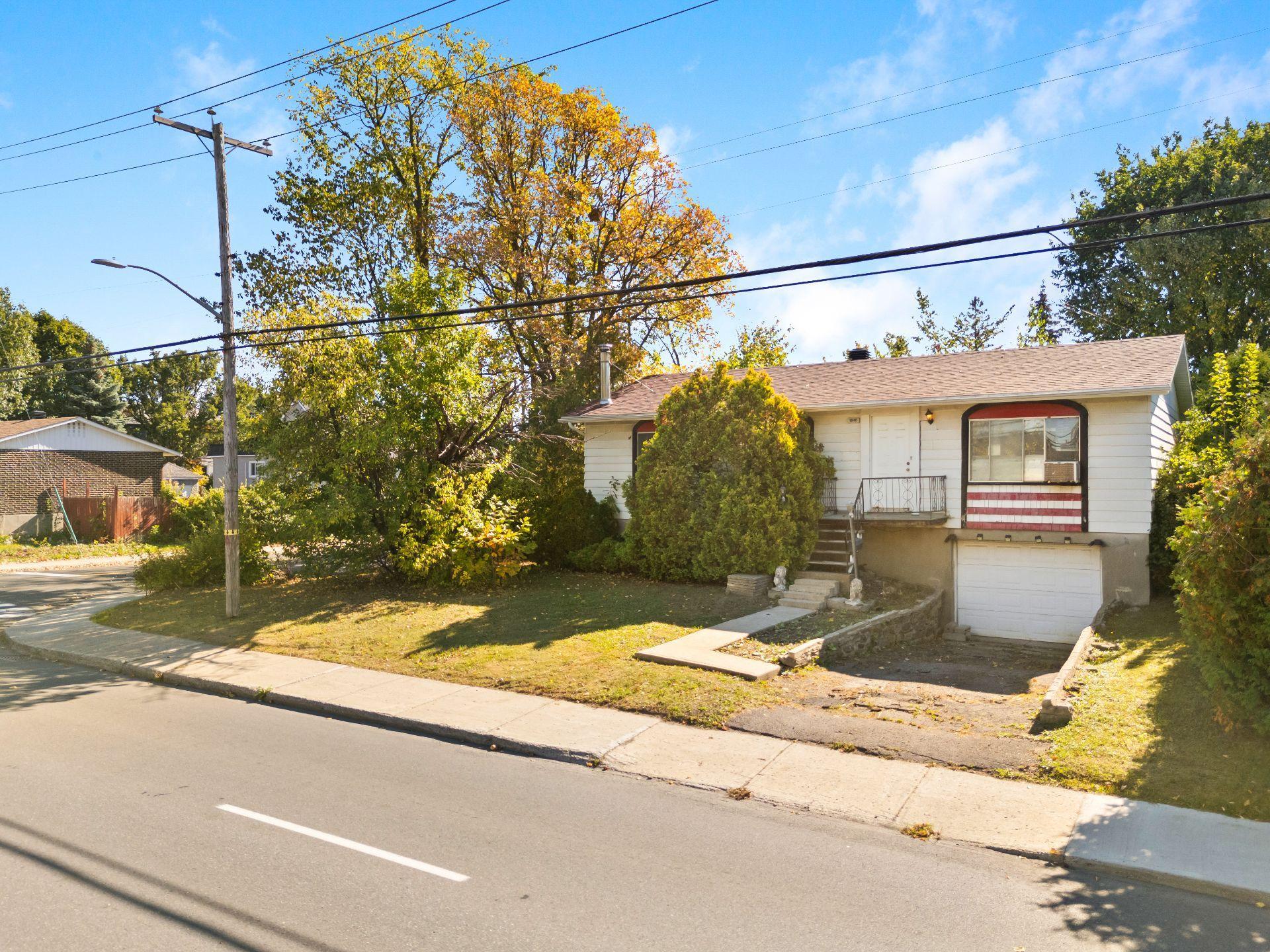 









1840


Ch. Du Tremblay

,
Longueuil (Le Vieux-Longueuil),




QC
J4N1C3

