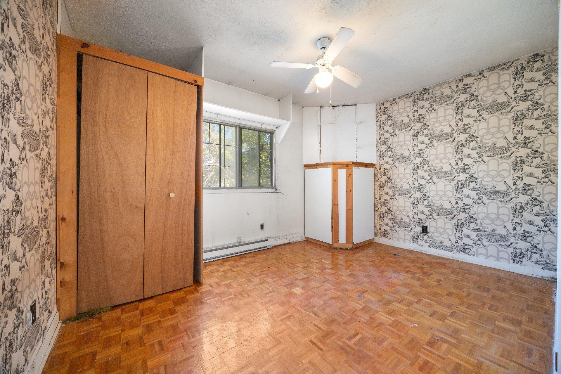 









1840


Ch. Du Tremblay

,
Longueuil (Le Vieux-Longueuil),




QC
J4N1C3

