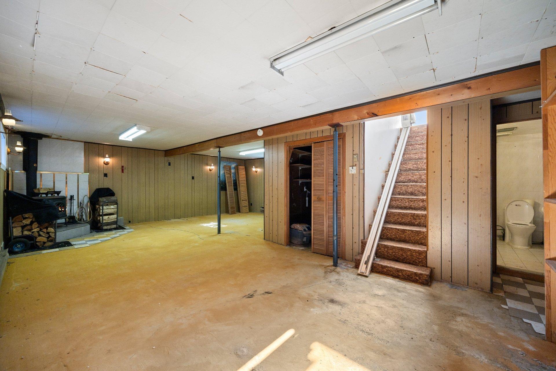 









1840


Ch. Du Tremblay

,
Longueuil (Le Vieux-Longueuil),




QC
J4N1C3

