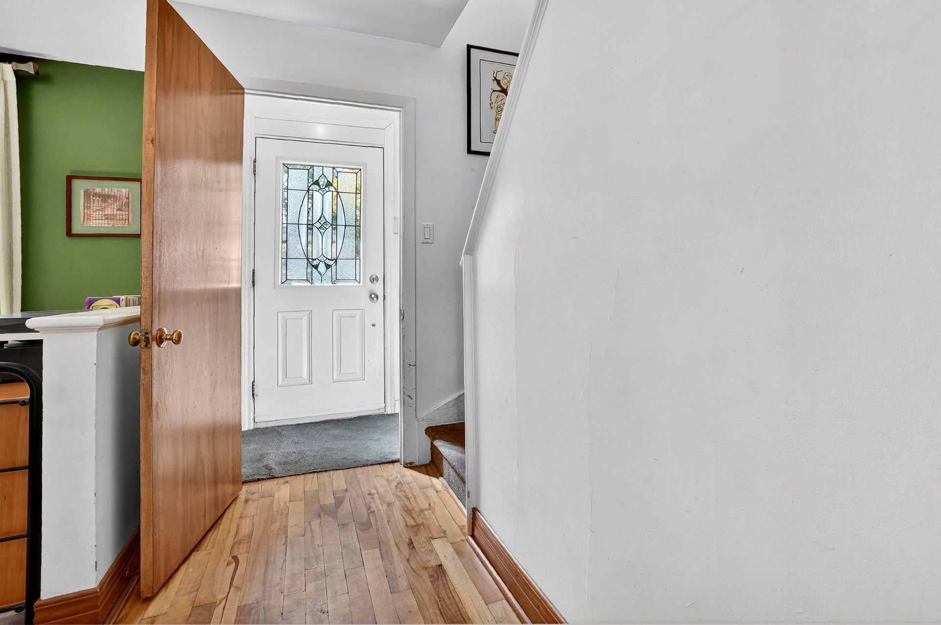 









8355


Rue Alphonse-Desjardins

,
Montréal (Saint-Léonard),




QC
H1P2V4


