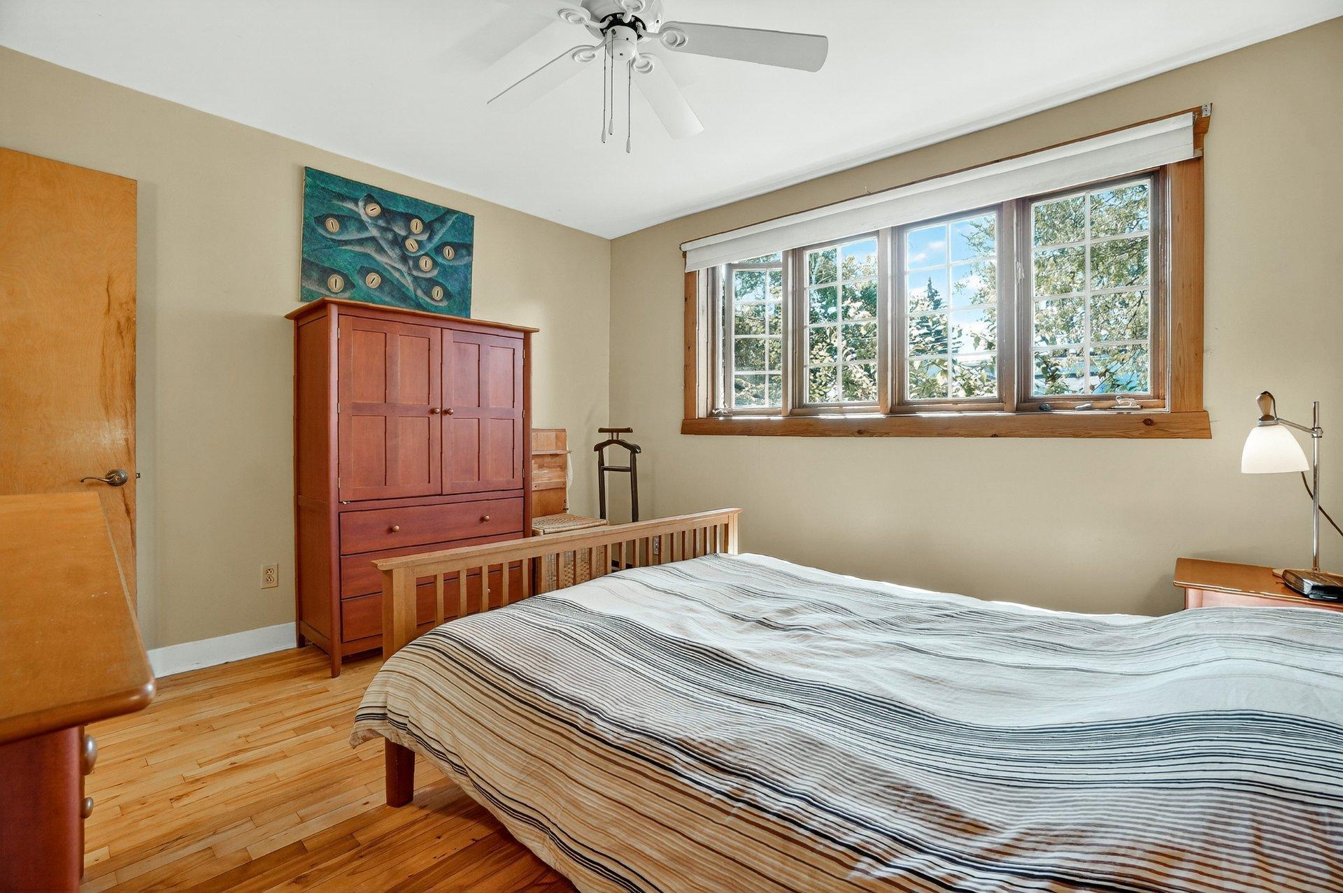 









8355


Rue Alphonse-Desjardins

,
Montréal (Saint-Léonard),




QC
H1P2V4

