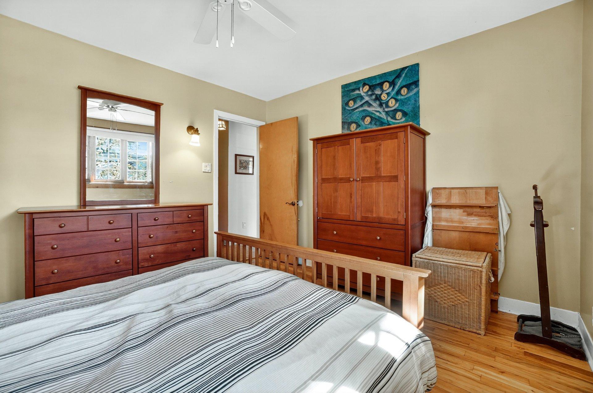 









8355


Rue Alphonse-Desjardins

,
Montréal (Saint-Léonard),




QC
H1P2V4

