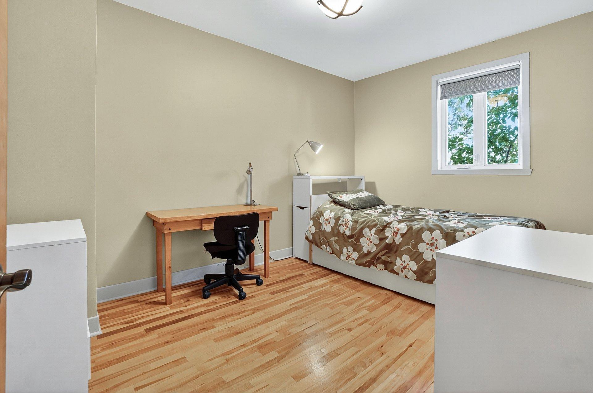 









8355


Rue Alphonse-Desjardins

,
Montréal (Saint-Léonard),




QC
H1P2V4


