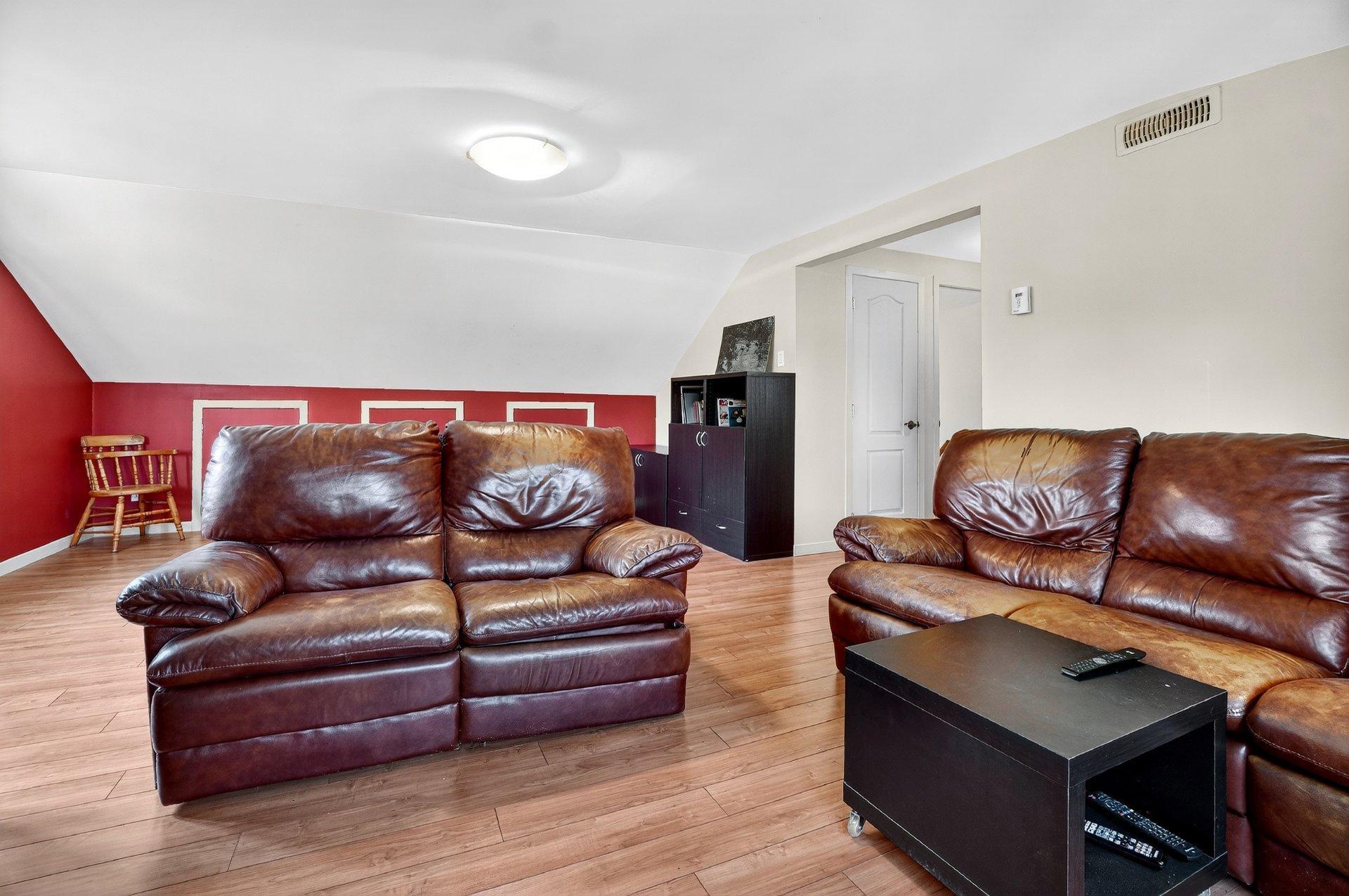 









8355


Rue Alphonse-Desjardins

,
Montréal (Saint-Léonard),




QC
H1P2V4

