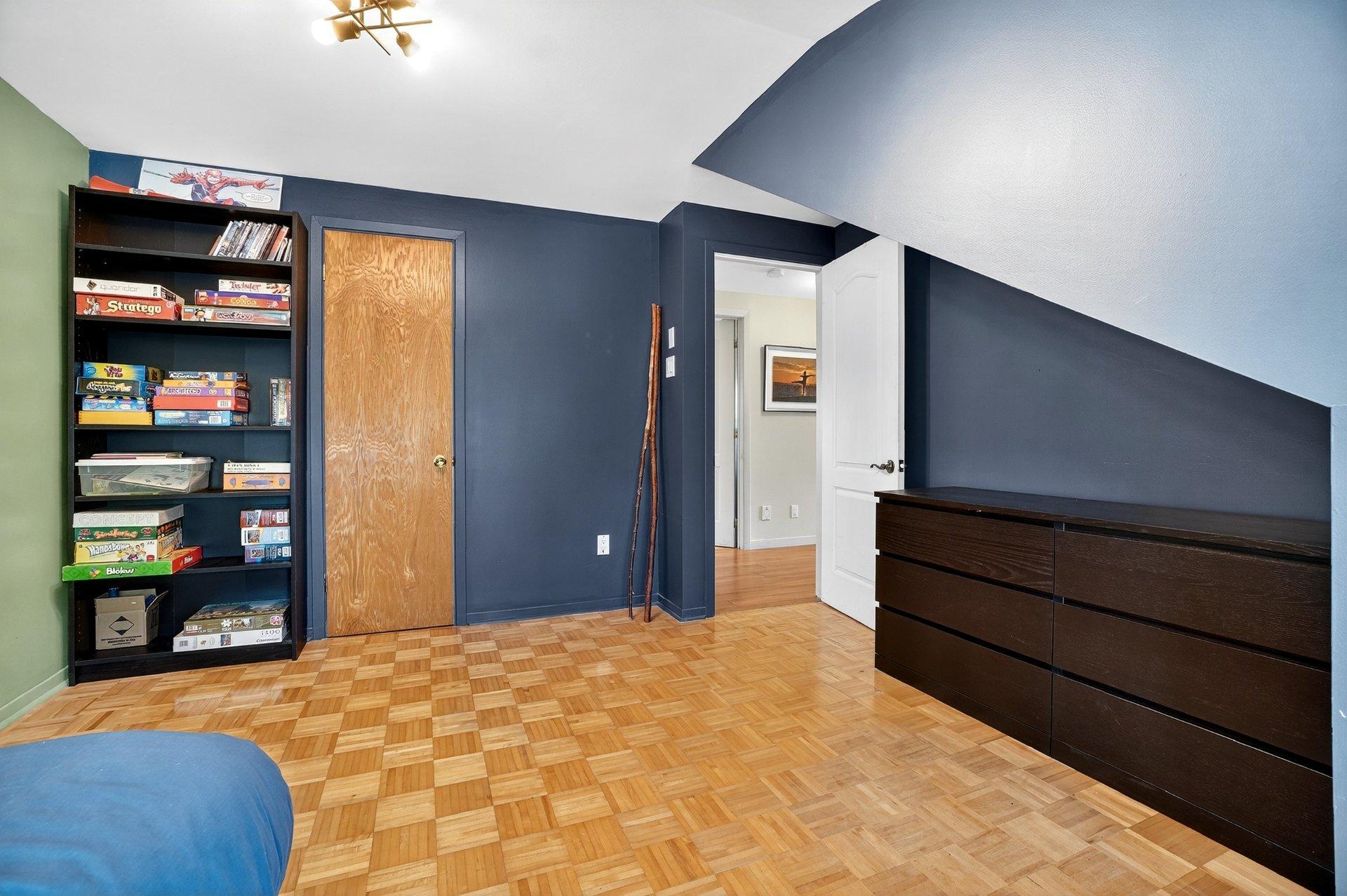 









8355


Rue Alphonse-Desjardins

,
Montréal (Saint-Léonard),




QC
H1P2V4

