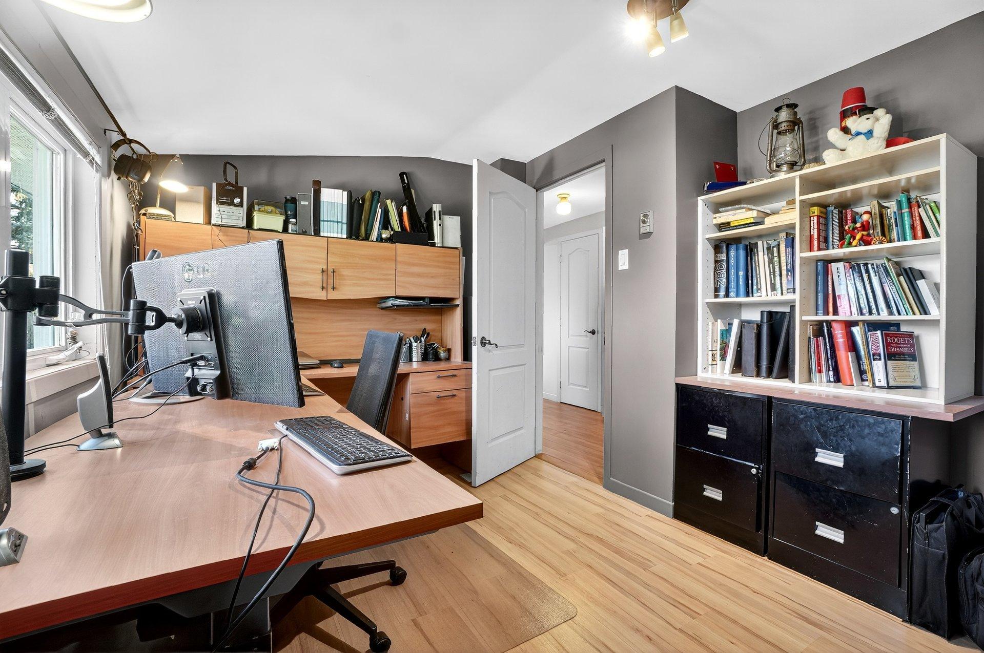 









8355


Rue Alphonse-Desjardins

,
Montréal (Saint-Léonard),




QC
H1P2V4

