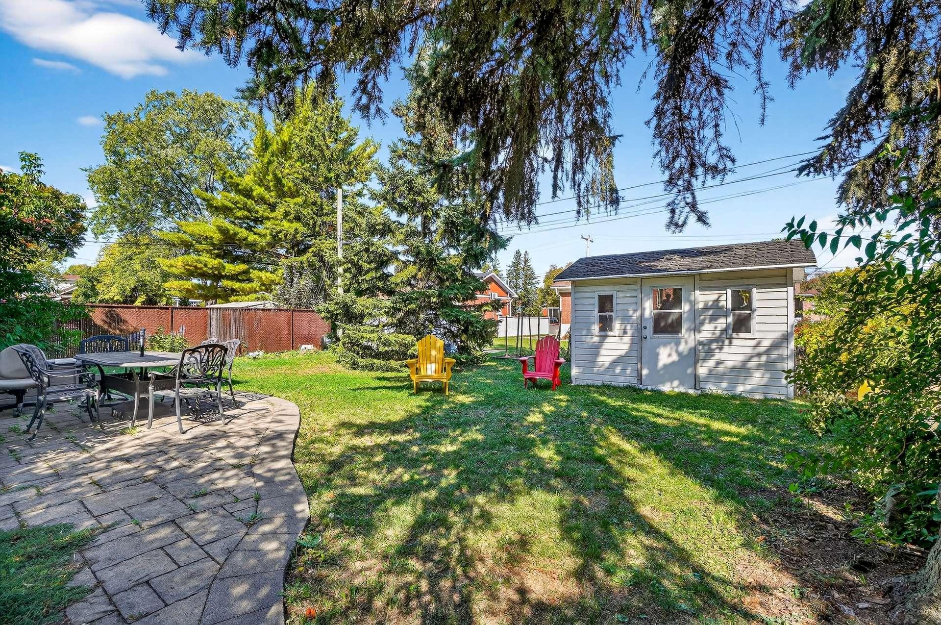 









8355


Rue Alphonse-Desjardins

,
Montréal (Saint-Léonard),




QC
H1P2V4

