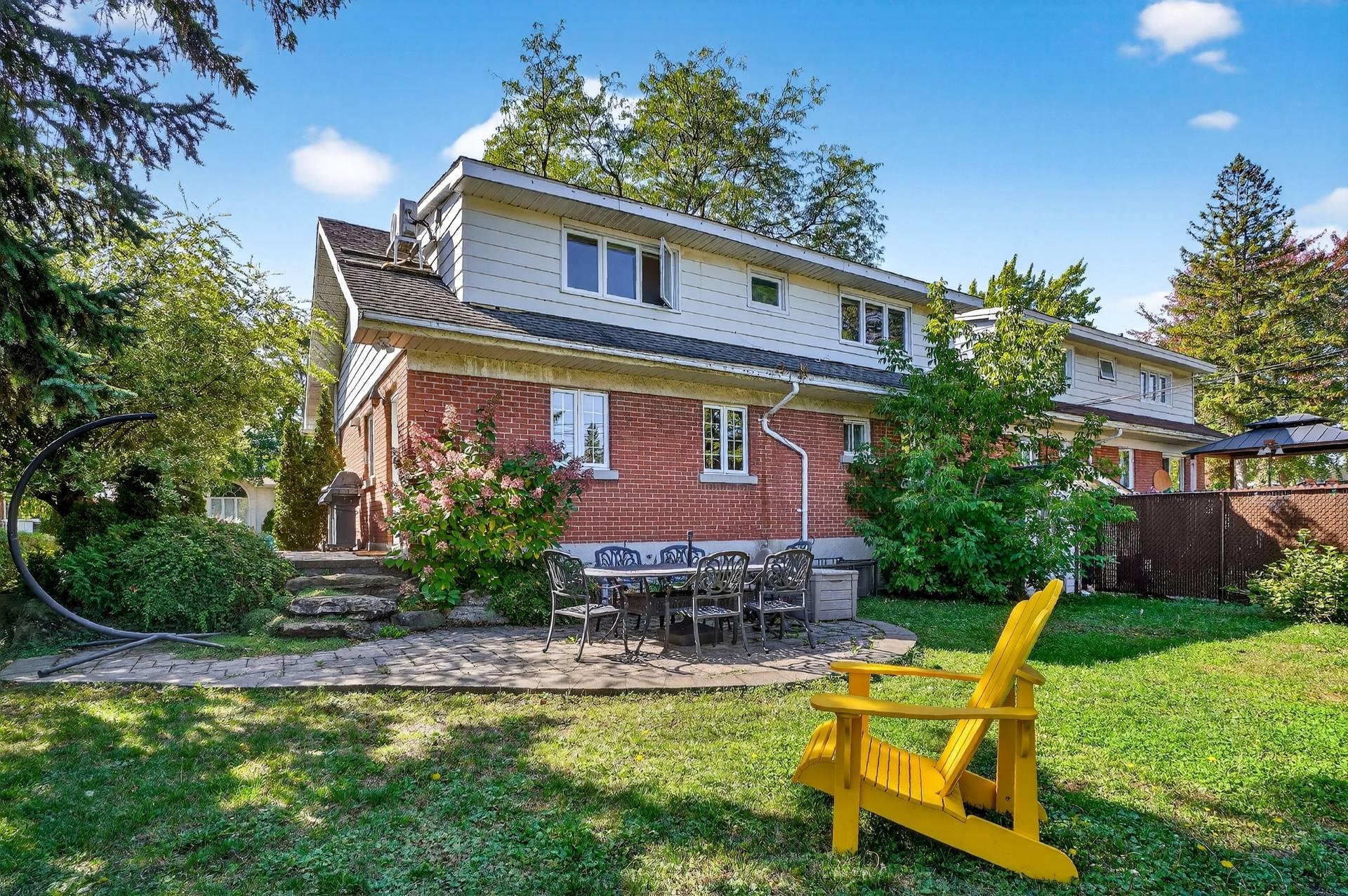 









8355


Rue Alphonse-Desjardins

,
Montréal (Saint-Léonard),




QC
H1P2V4

