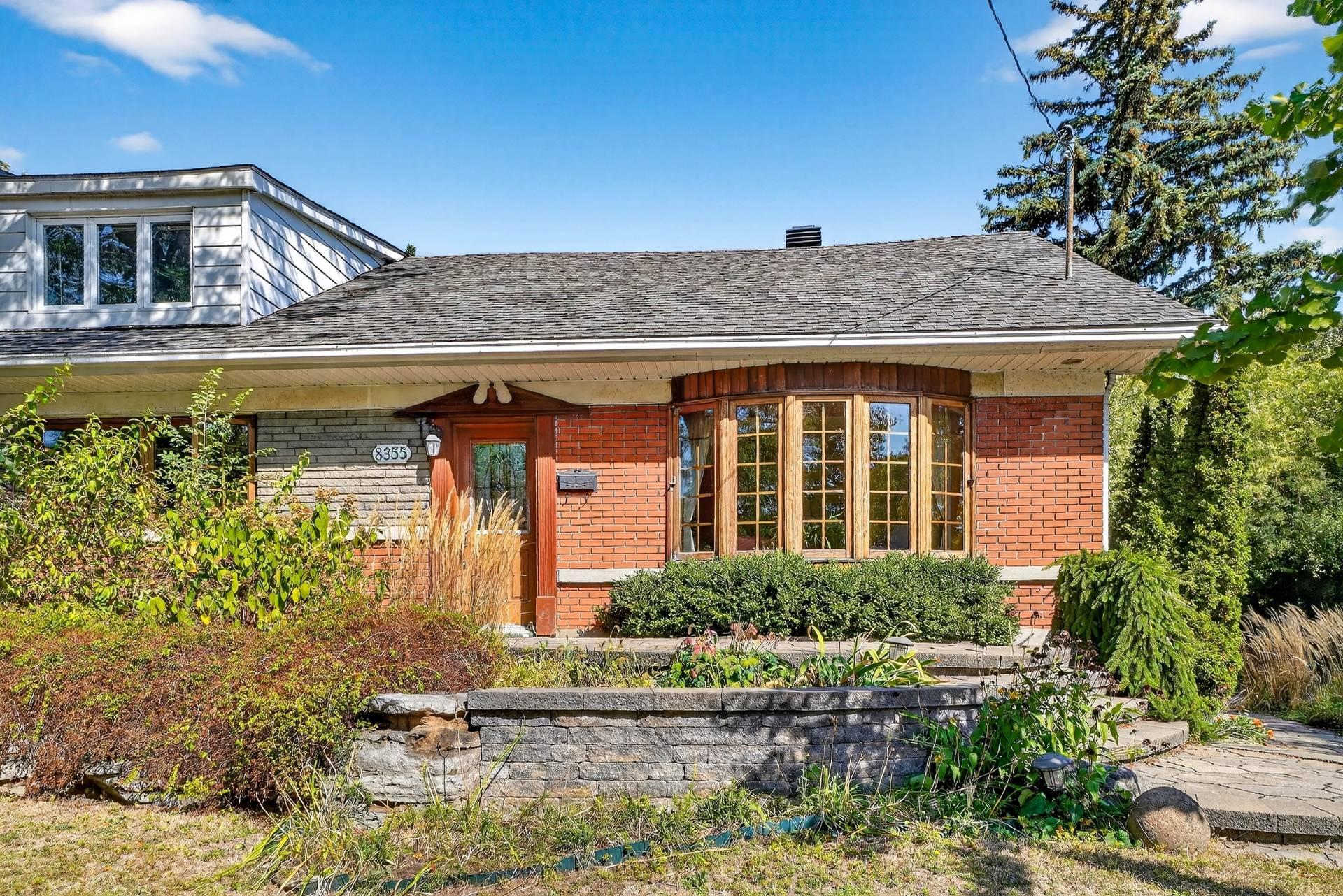 









8355


Rue Alphonse-Desjardins

,
Montréal (Saint-Léonard),




QC
H1P2V4

