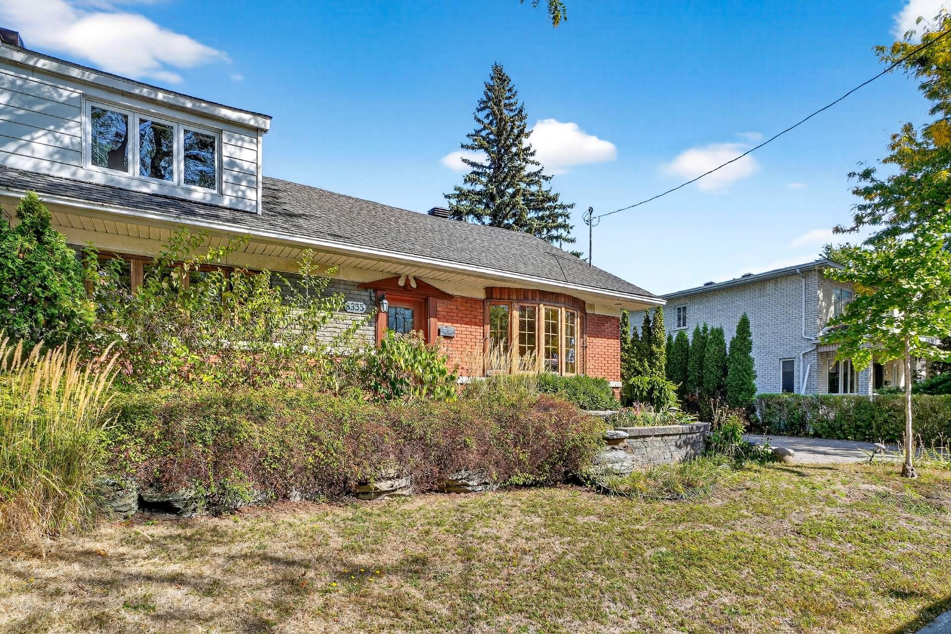 









8355


Rue Alphonse-Desjardins

,
Montréal (Saint-Léonard),




QC
H1P2V4


