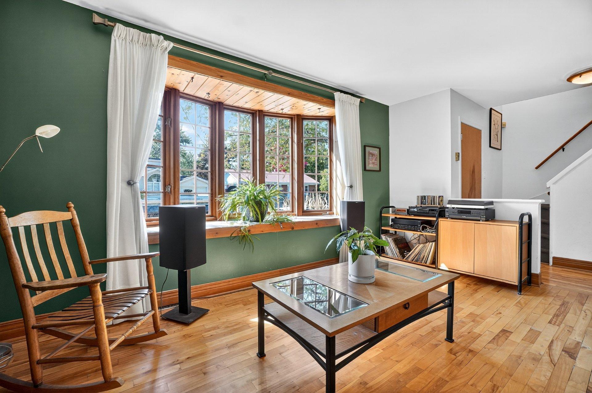 









8355


Rue Alphonse-Desjardins

,
Montréal (Saint-Léonard),




QC
H1P2V4

