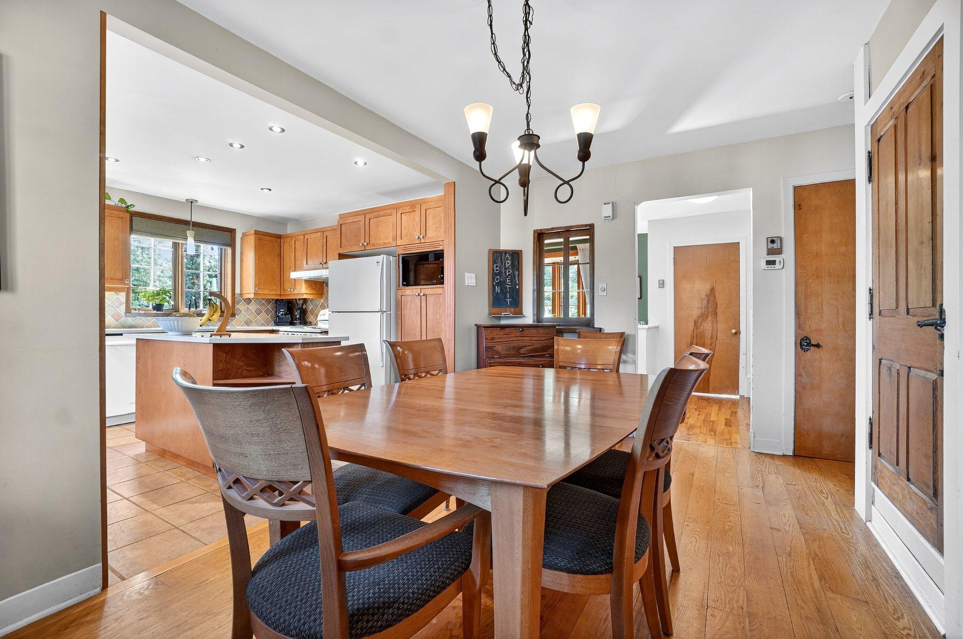 









8355


Rue Alphonse-Desjardins

,
Montréal (Saint-Léonard),




QC
H1P2V4

