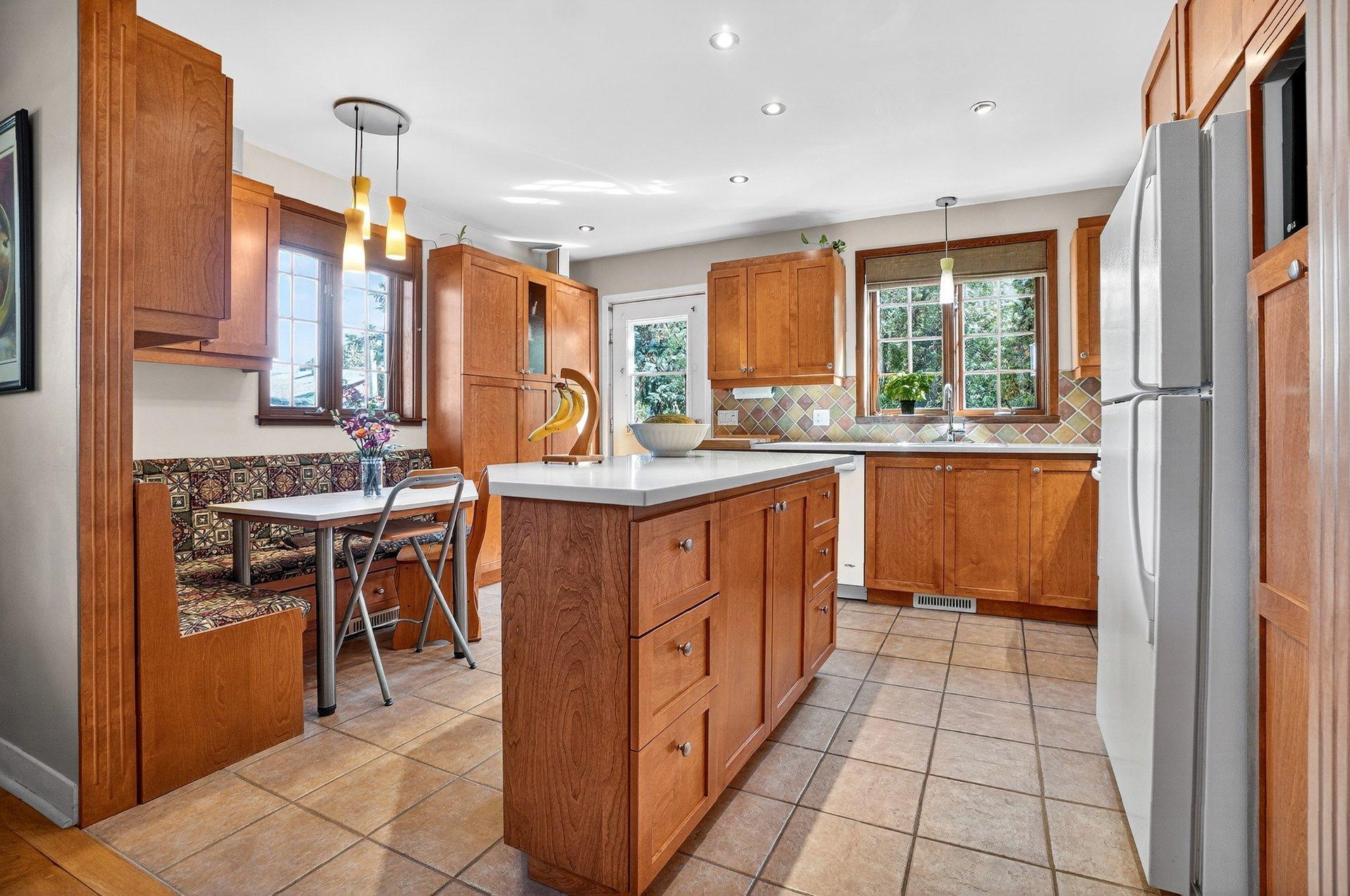 









8355


Rue Alphonse-Desjardins

,
Montréal (Saint-Léonard),




QC
H1P2V4

