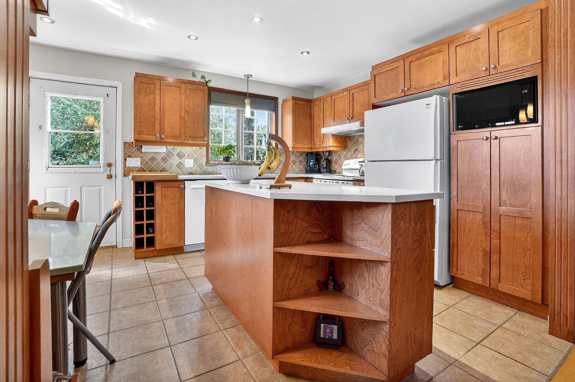 









8355


Rue Alphonse-Desjardins

,
Montréal (Saint-Léonard),




QC
H1P2V4

