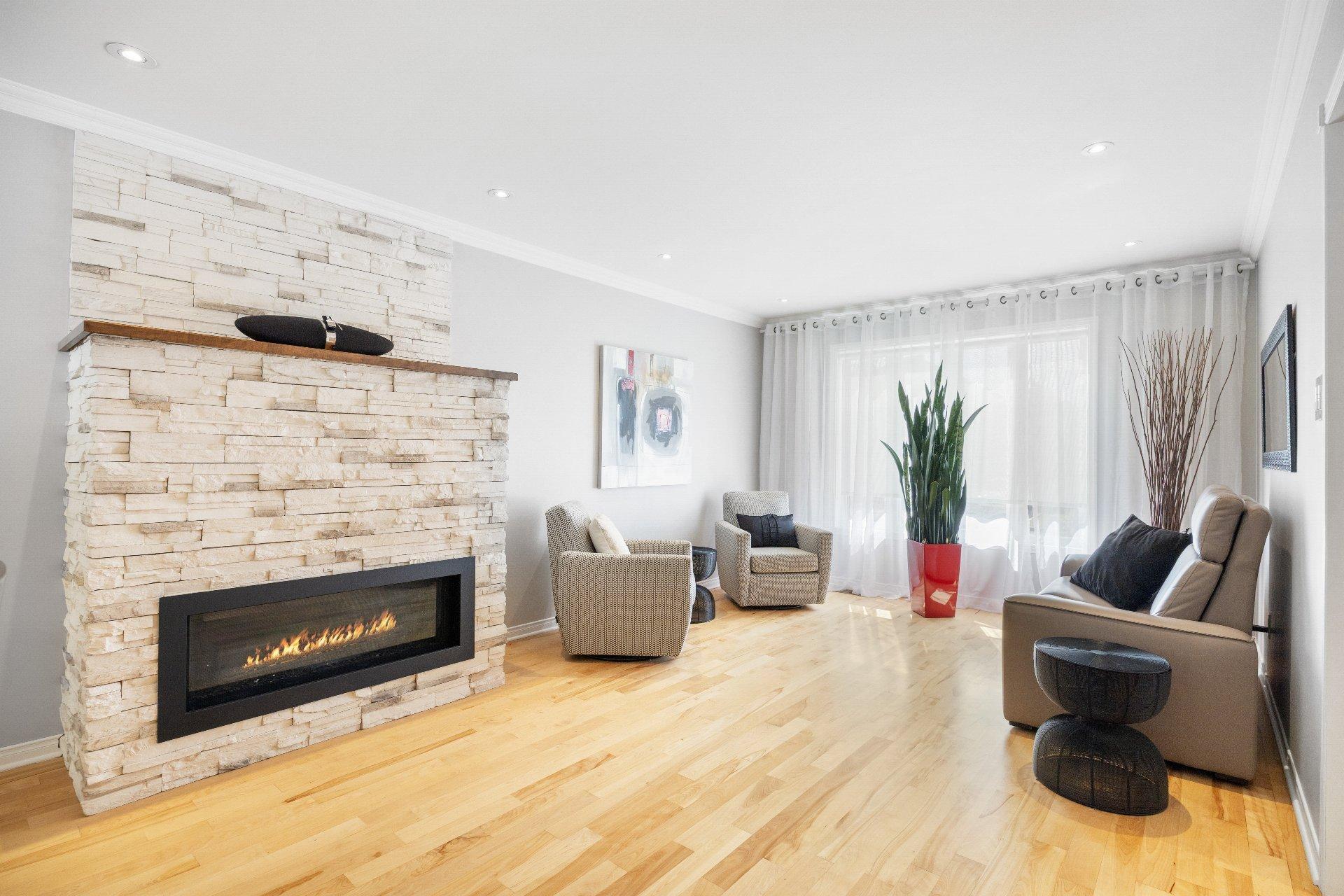 









125


Rue des Hérons

,
La Prairie,




QC
J5R6B6

