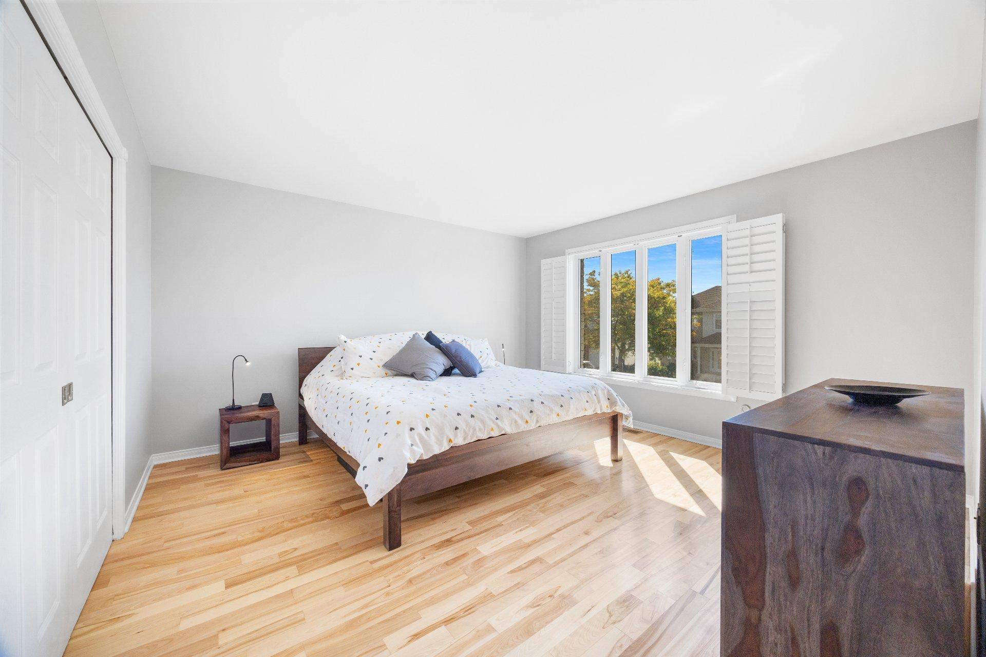 









125


Rue des Hérons

,
La Prairie,




QC
J5R6B6

