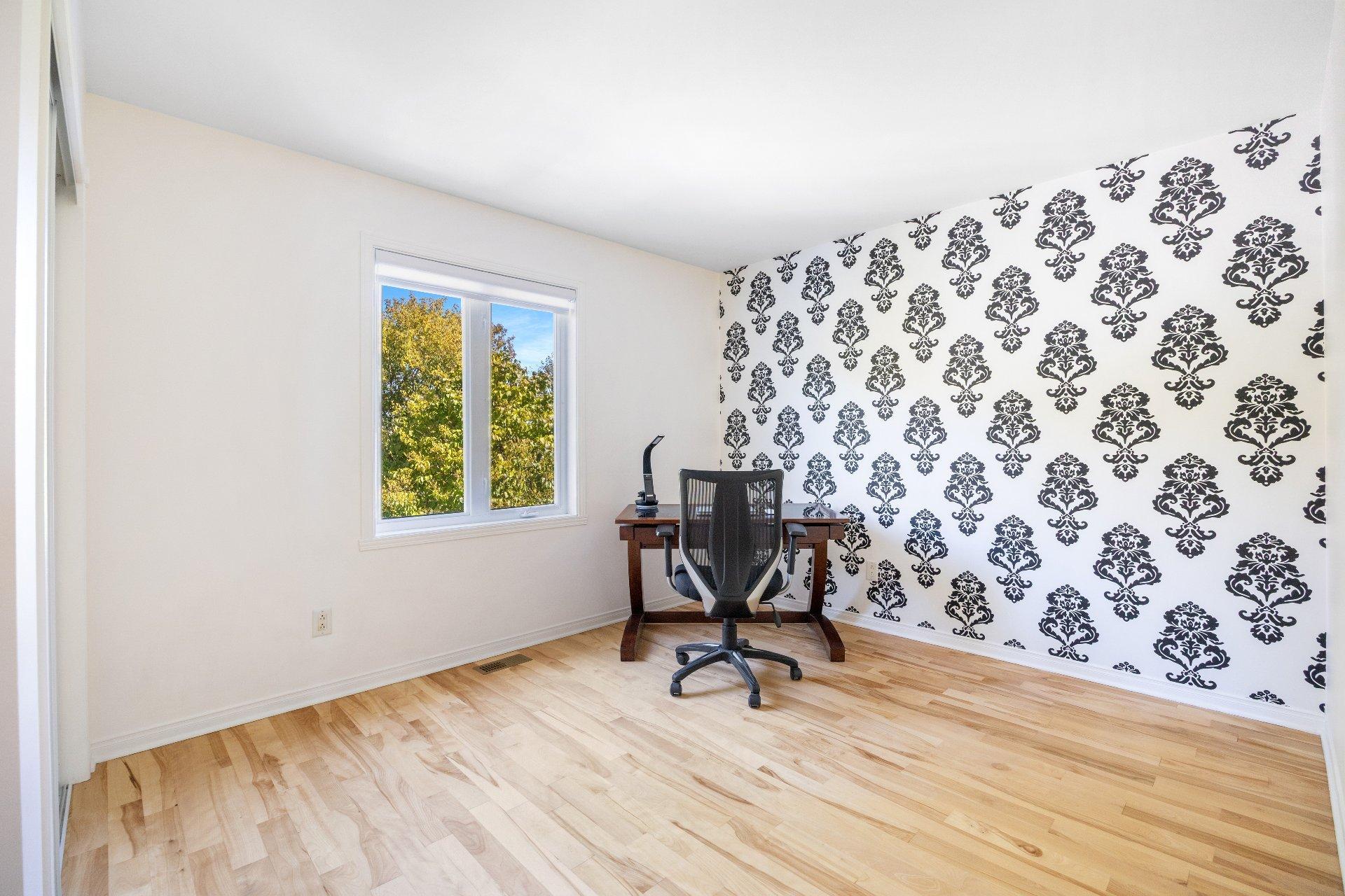 









125


Rue des Hérons

,
La Prairie,




QC
J5R6B6

