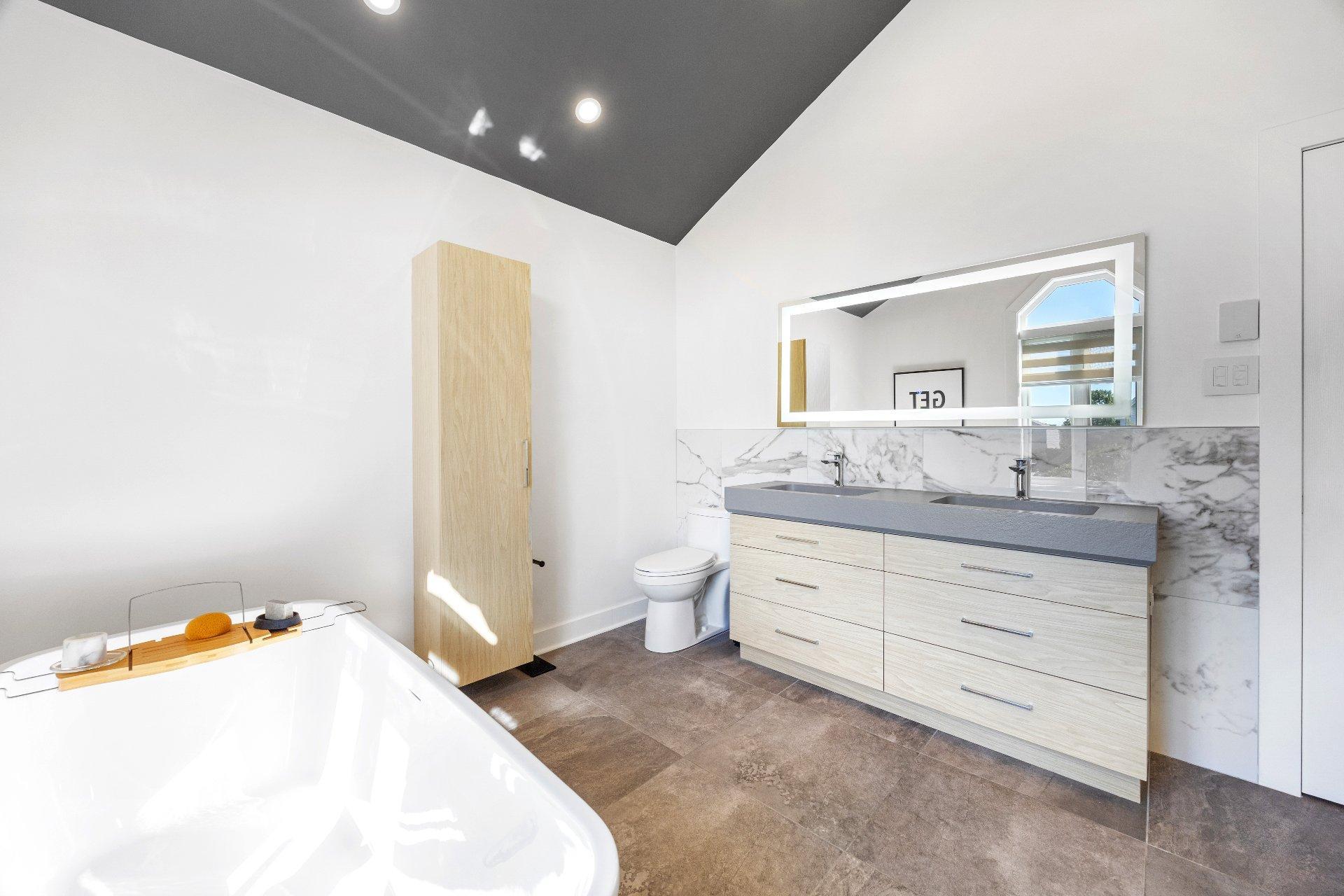 









125


Rue des Hérons

,
La Prairie,




QC
J5R6B6

