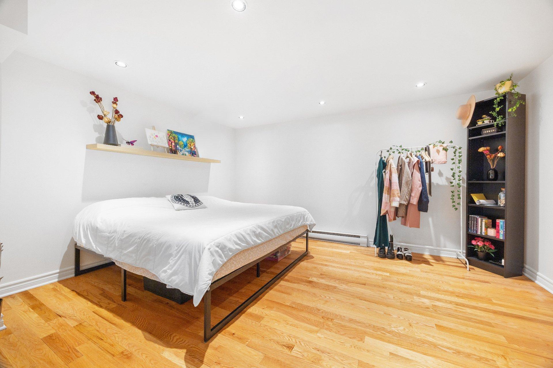 









125


Rue des Hérons

,
La Prairie,




QC
J5R6B6

