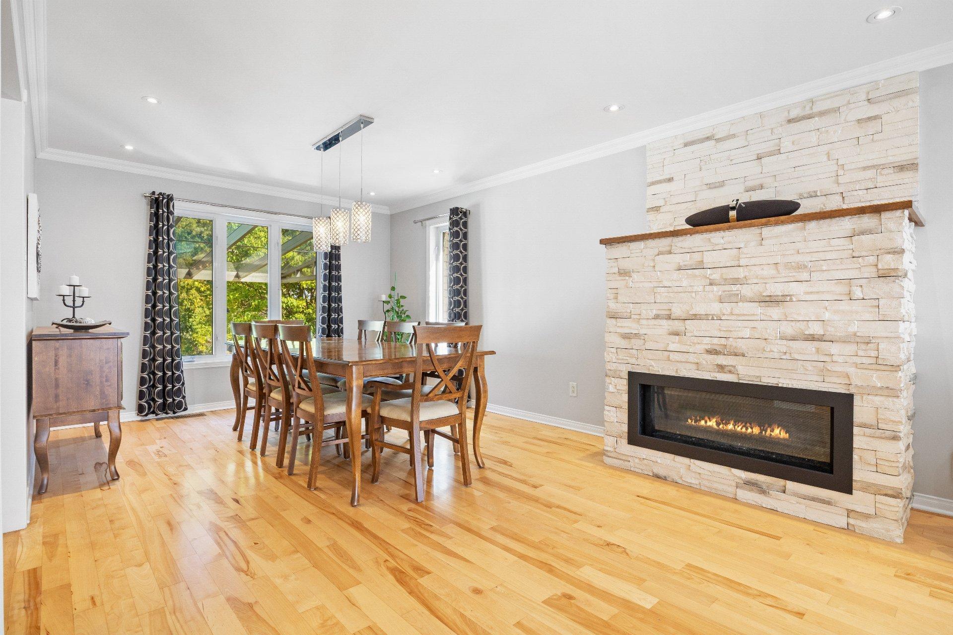 









125


Rue des Hérons

,
La Prairie,




QC
J5R6B6

