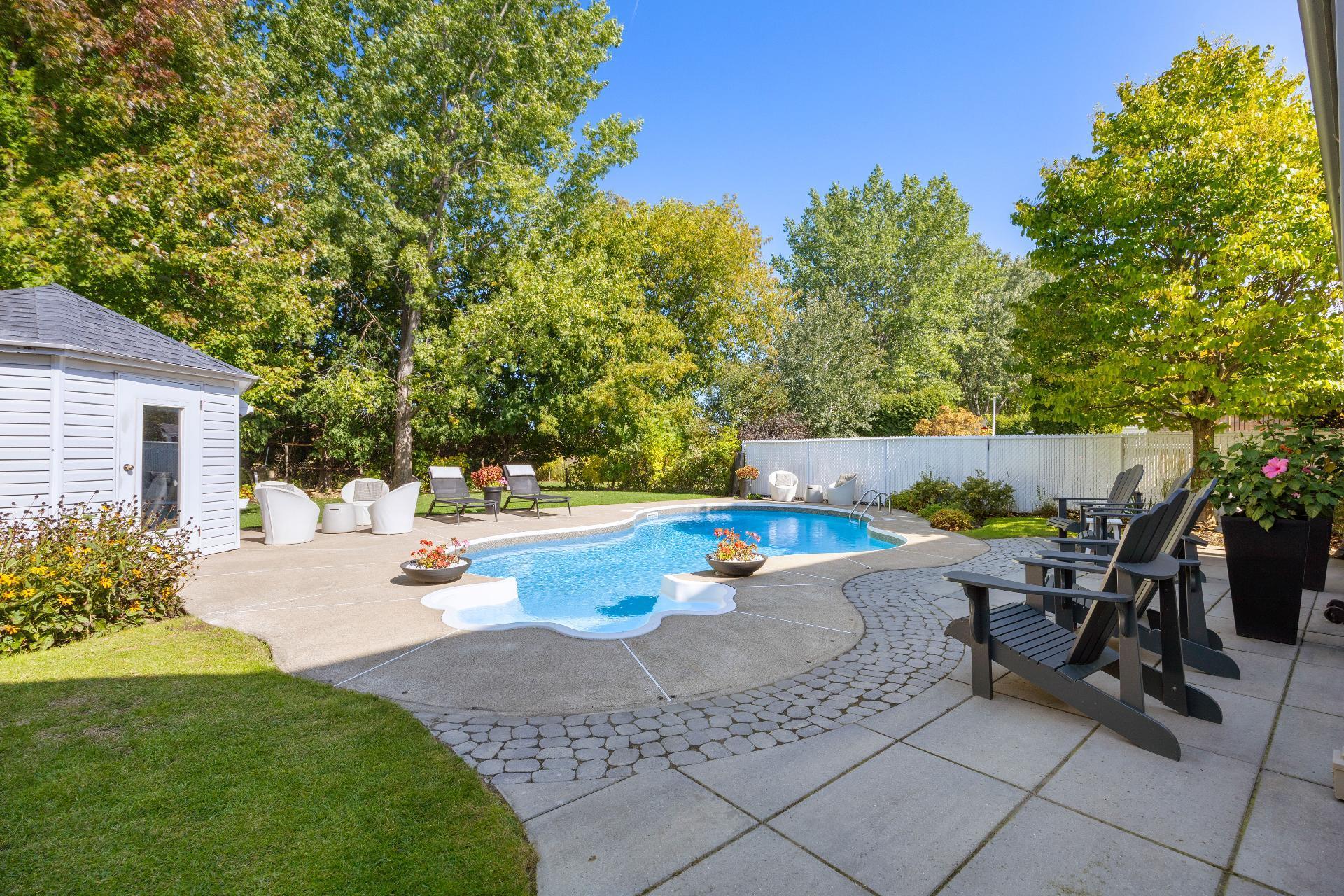 









125


Rue des Hérons

,
La Prairie,




QC
J5R6B6

