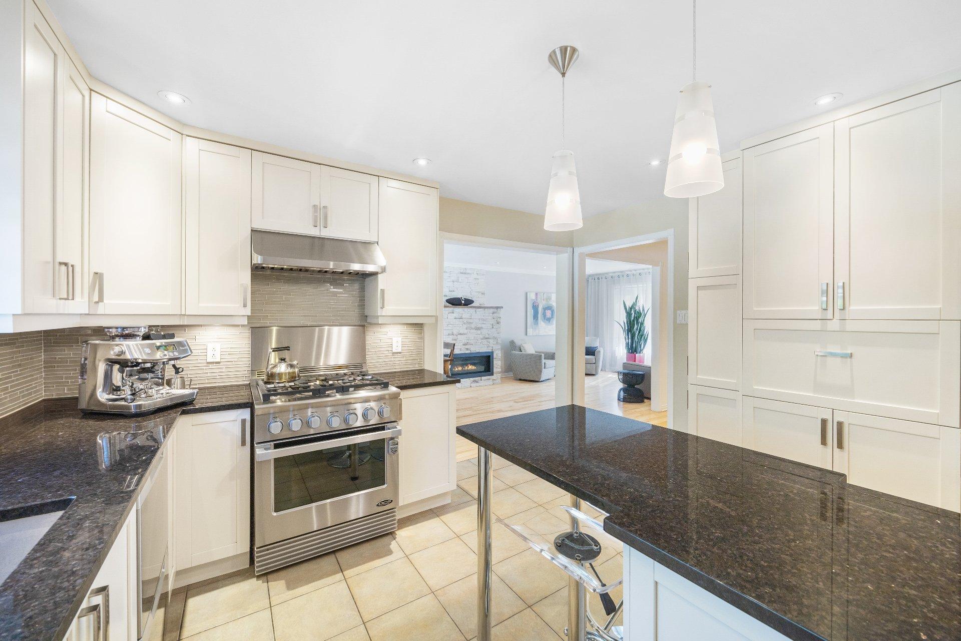 









125


Rue des Hérons

,
La Prairie,




QC
J5R6B6

