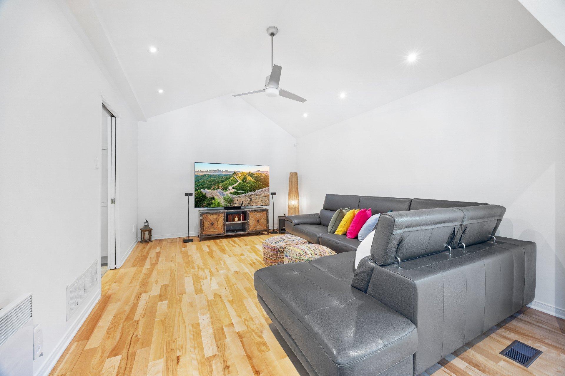 









125


Rue des Hérons

,
La Prairie,




QC
J5R6B6

