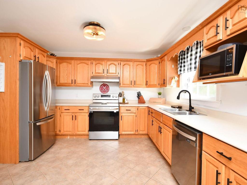 












53 Rivendale Drive

,
Beaver Bank,




NS
B4G 1B6

