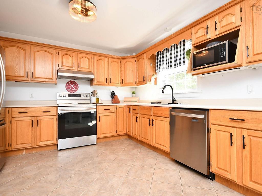 












53 Rivendale Drive

,
Beaver Bank,




NS
B4G 1B6

