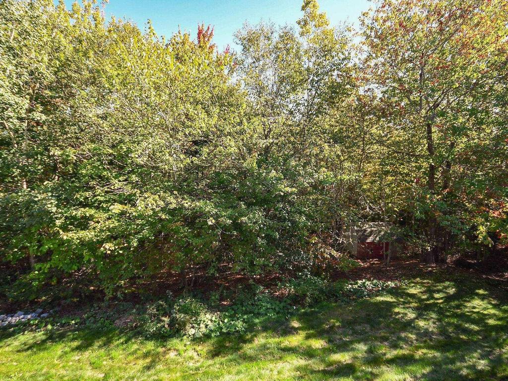 












53 Rivendale Drive

,
Beaver Bank,




NS
B4G 1B6

