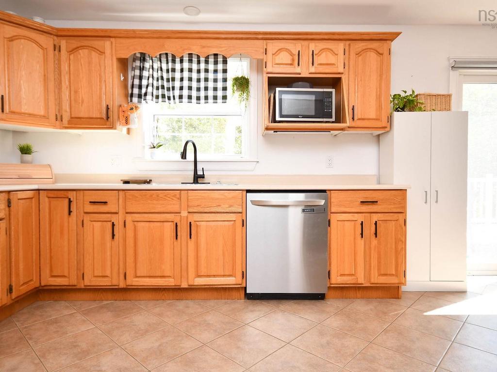 












53 Rivendale Drive

,
Beaver Bank,




NS
B4G 1B6

