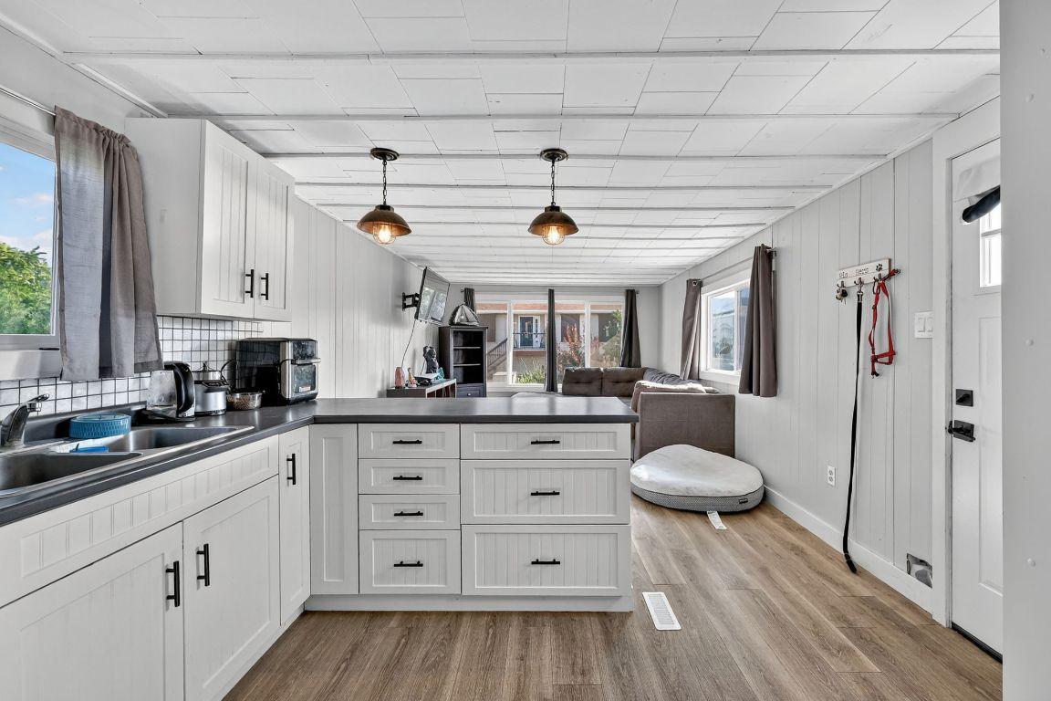 









8945


HWY 97N

, 34,
Kelowna,




BC
V4V 1E8

