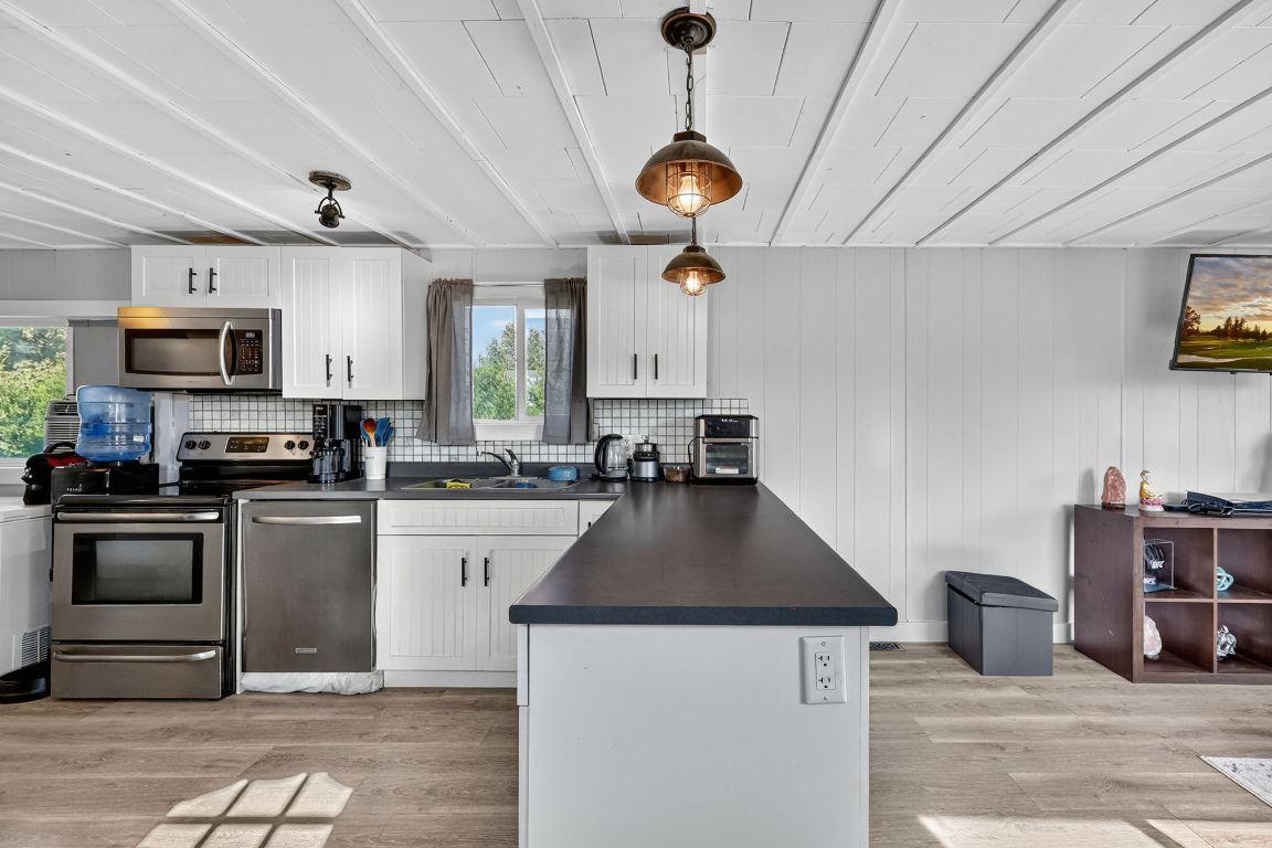 









8945


HWY 97N

, 34,
Kelowna,




BC
V4V 1E8

