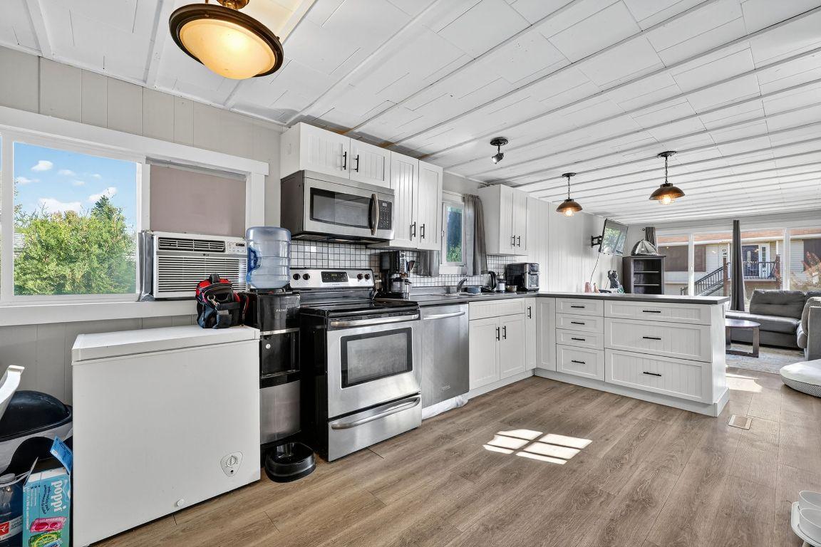 









8945


HWY 97N

, 34,
Kelowna,




BC
V4V 1E8

