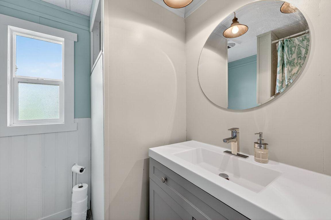 









8945


HWY 97N

, 34,
Kelowna,




BC
V4V 1E8

