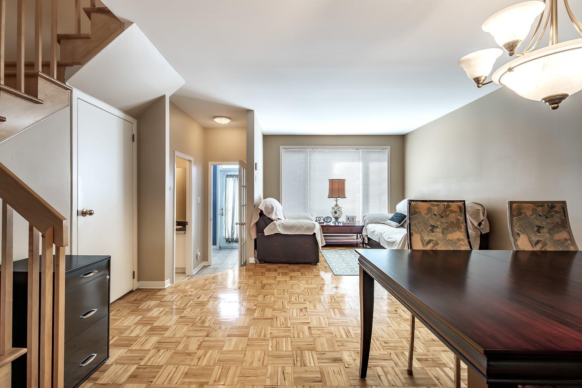 









438


Boul. Nobert

,
Longueuil (Le Vieux-Longueuil),




QC
J4J5L8

