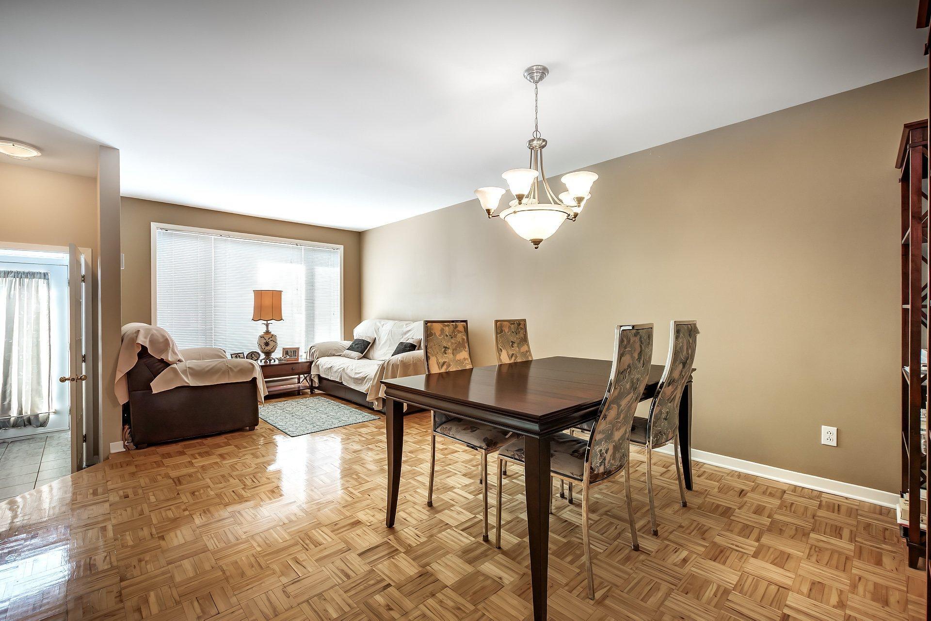 









438


Boul. Nobert

,
Longueuil (Le Vieux-Longueuil),




QC
J4J5L8

