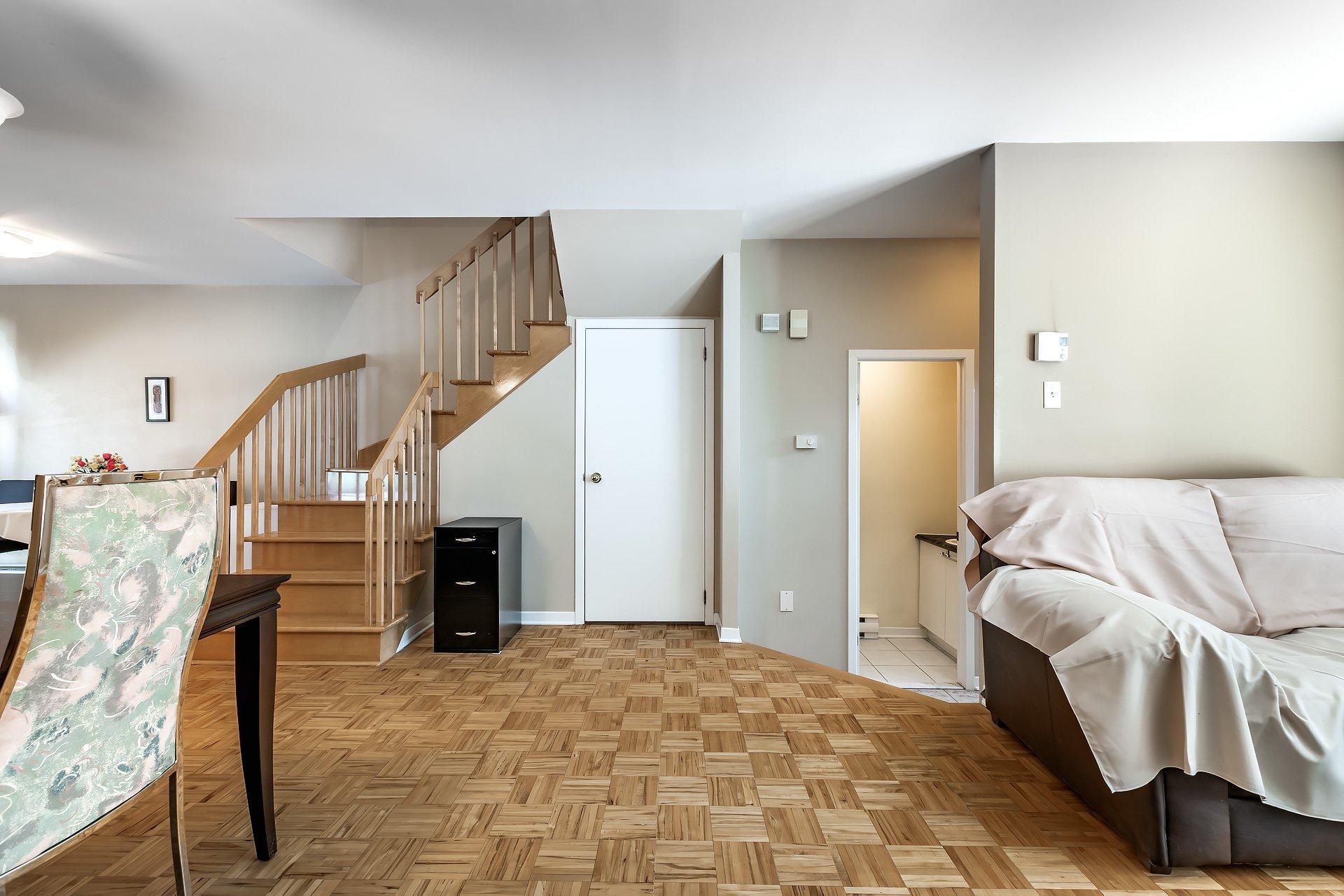 









438


Boul. Nobert

,
Longueuil (Le Vieux-Longueuil),




QC
J4J5L8


