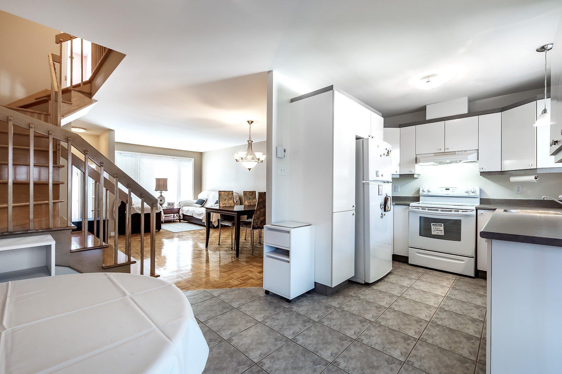 









438


Boul. Nobert

,
Longueuil (Le Vieux-Longueuil),




QC
J4J5L8

