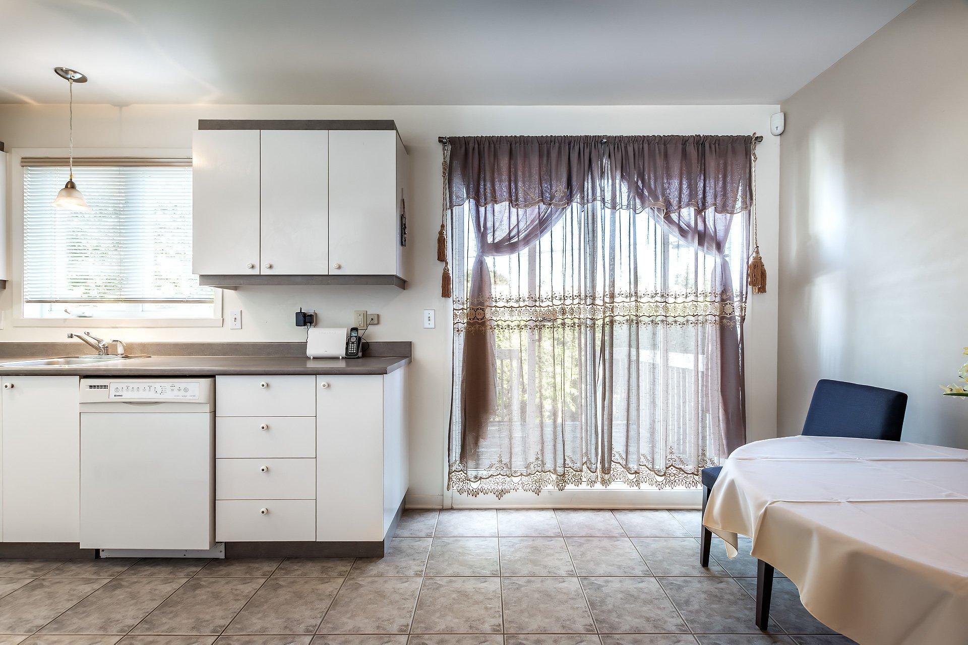 









438


Boul. Nobert

,
Longueuil (Le Vieux-Longueuil),




QC
J4J5L8

