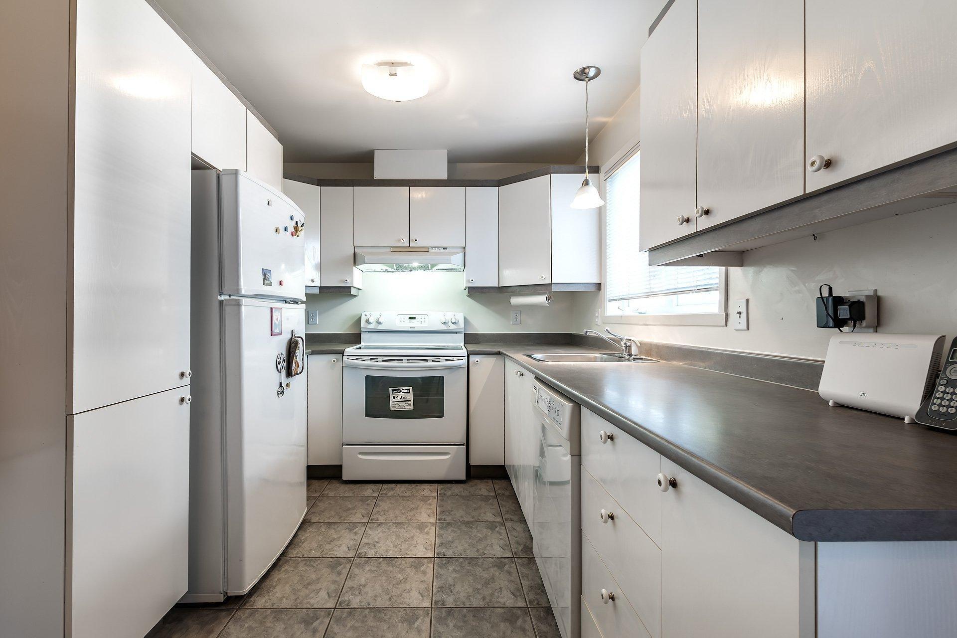 









438


Boul. Nobert

,
Longueuil (Le Vieux-Longueuil),




QC
J4J5L8

