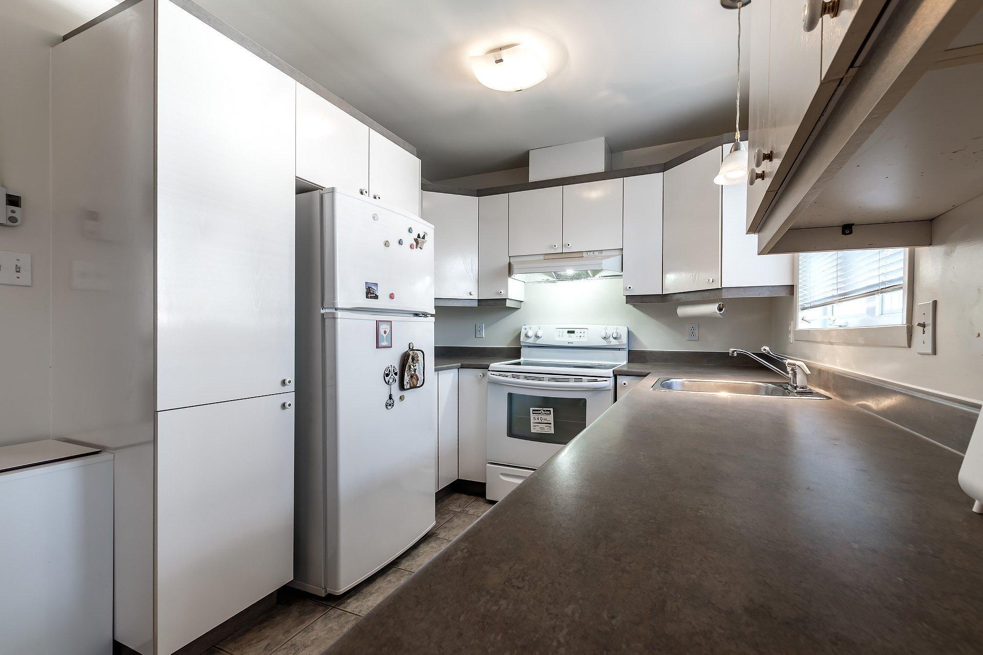 









438


Boul. Nobert

,
Longueuil (Le Vieux-Longueuil),




QC
J4J5L8

