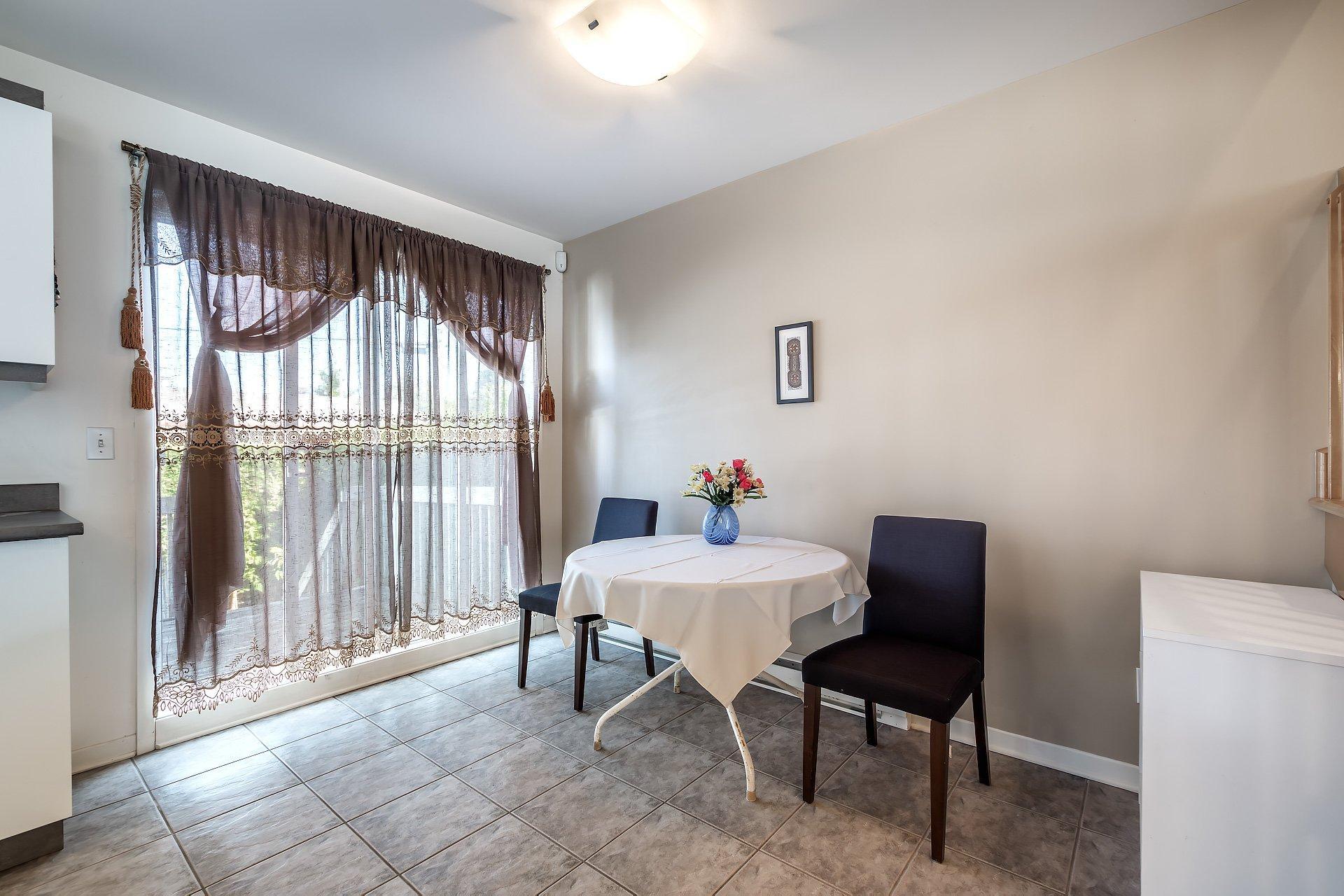 









438


Boul. Nobert

,
Longueuil (Le Vieux-Longueuil),




QC
J4J5L8

