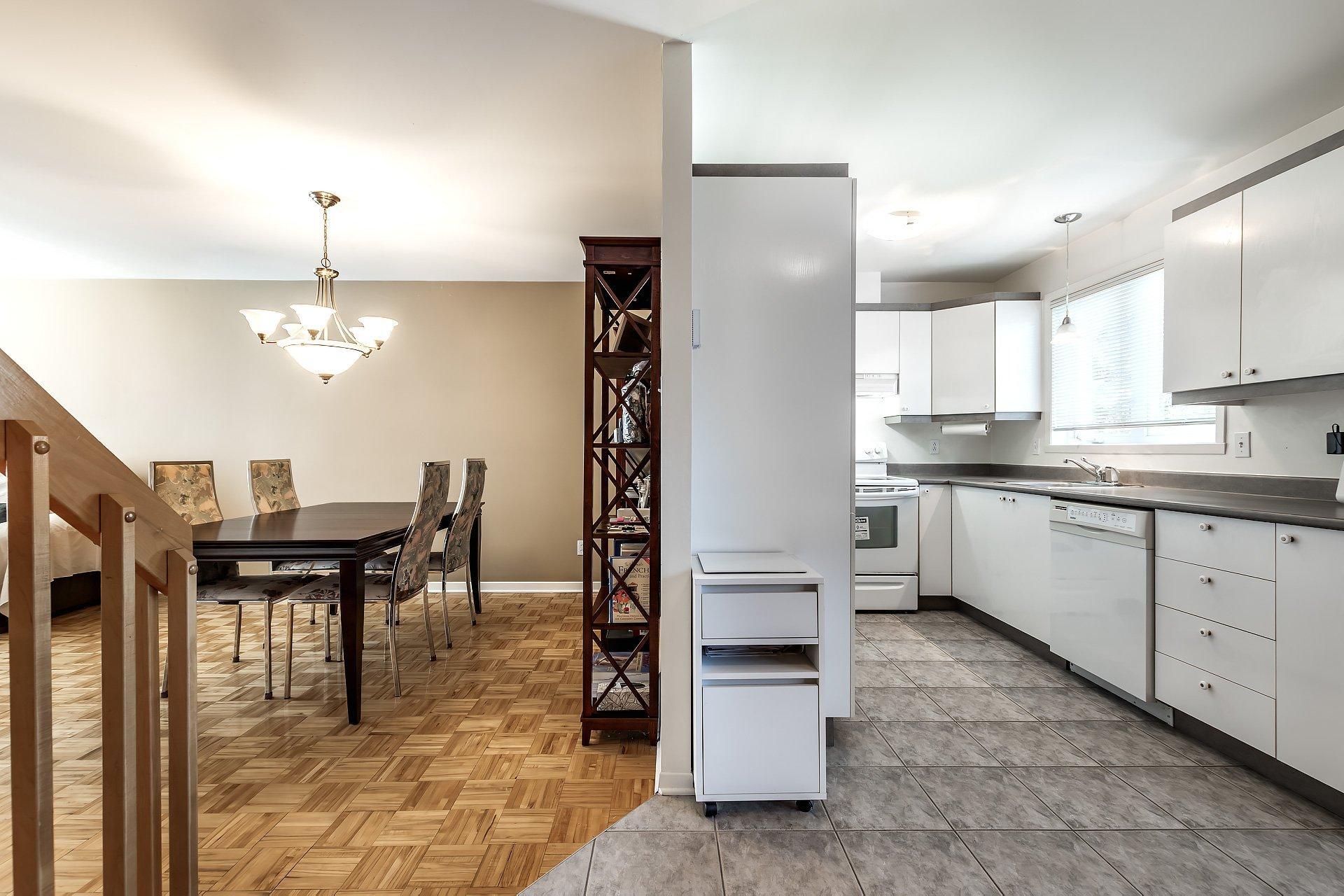 









438


Boul. Nobert

,
Longueuil (Le Vieux-Longueuil),




QC
J4J5L8

