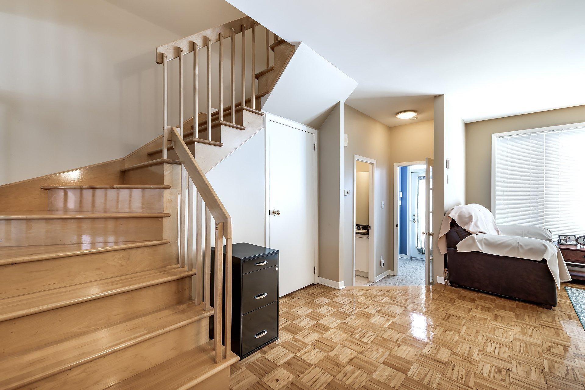 









438


Boul. Nobert

,
Longueuil (Le Vieux-Longueuil),




QC
J4J5L8


