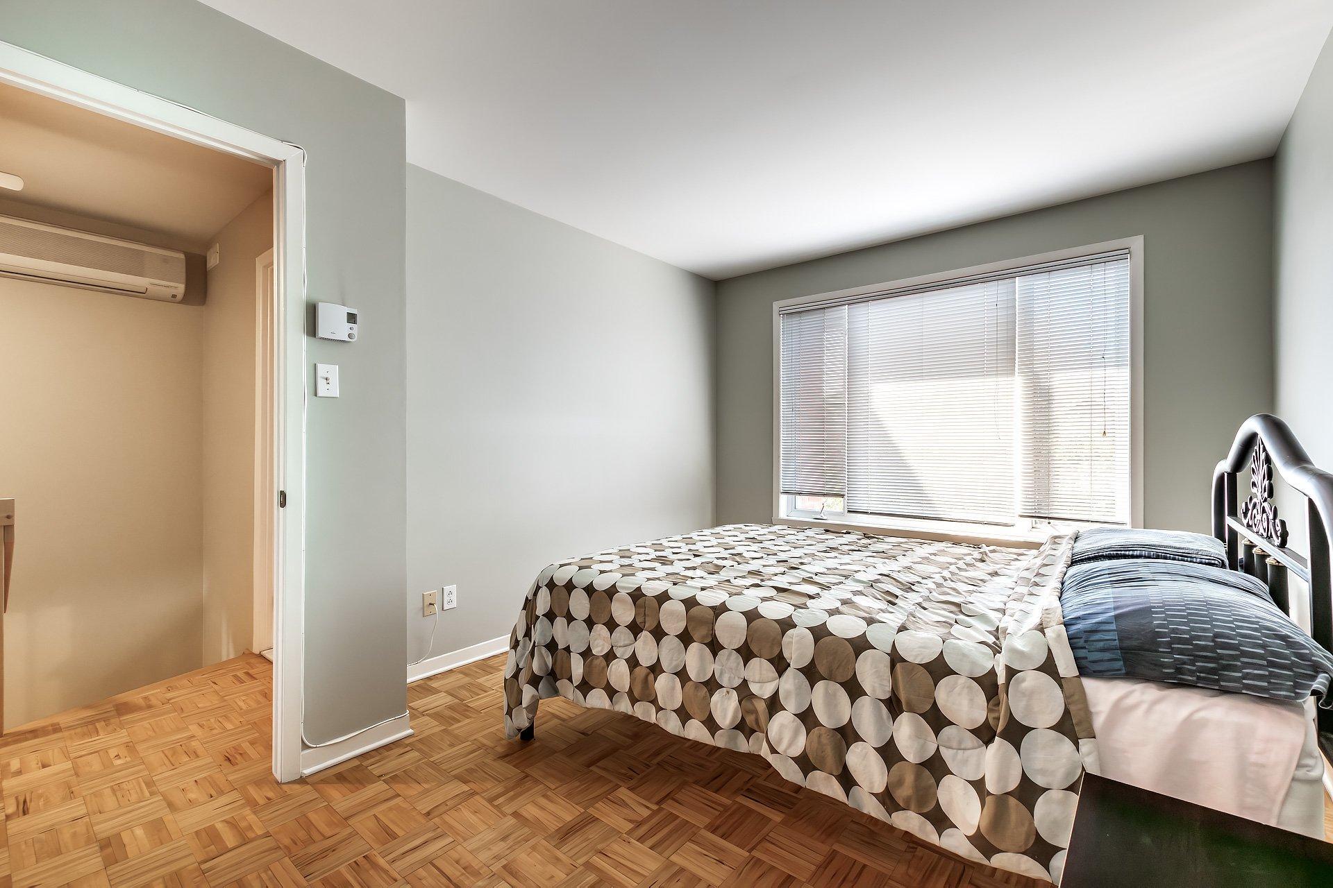 









438


Boul. Nobert

,
Longueuil (Le Vieux-Longueuil),




QC
J4J5L8

