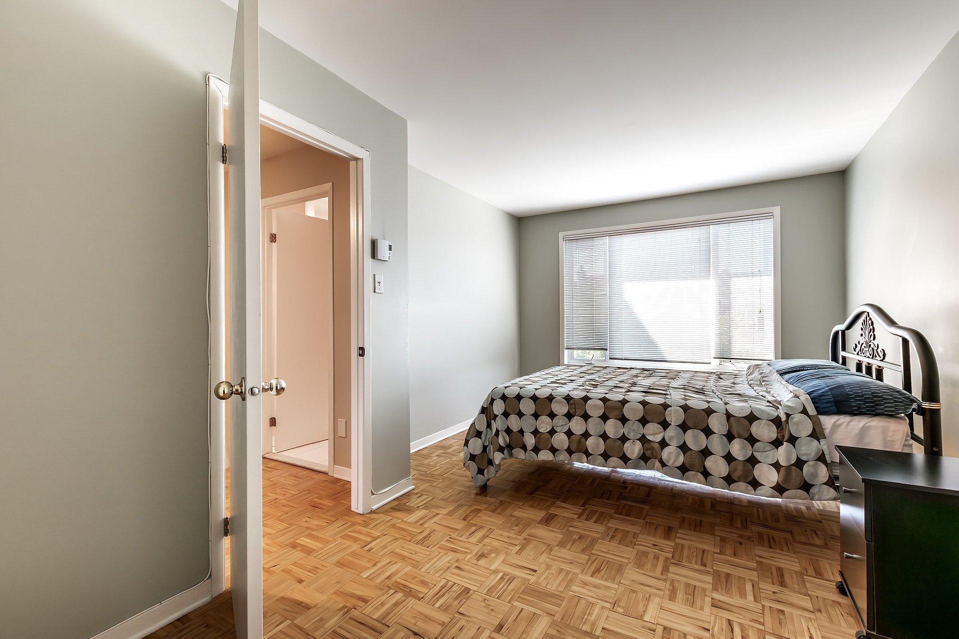









438


Boul. Nobert

,
Longueuil (Le Vieux-Longueuil),




QC
J4J5L8

