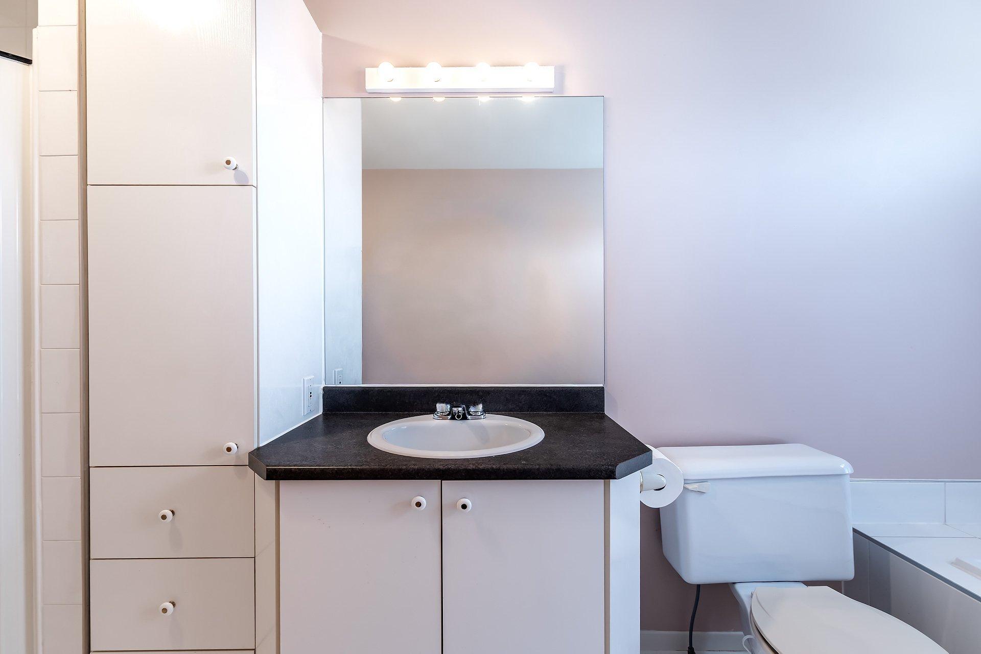 









438


Boul. Nobert

,
Longueuil (Le Vieux-Longueuil),




QC
J4J5L8


