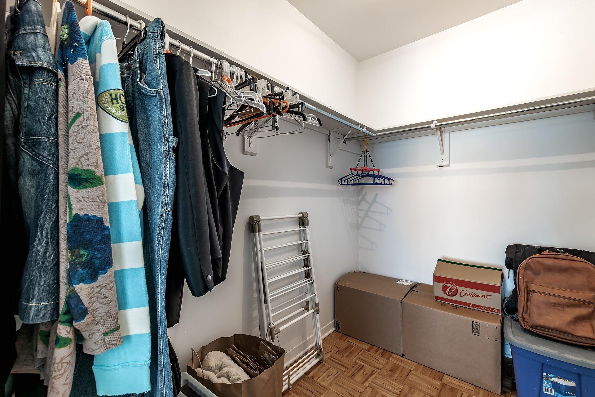 









438


Boul. Nobert

,
Longueuil (Le Vieux-Longueuil),




QC
J4J5L8

